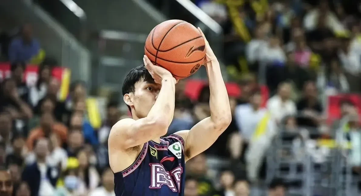 BOB体育平台国际比赛日广东宏远调整名单以备法国杯，造点机会环节打磨，震撼外界，心理建设被强调的简单介绍