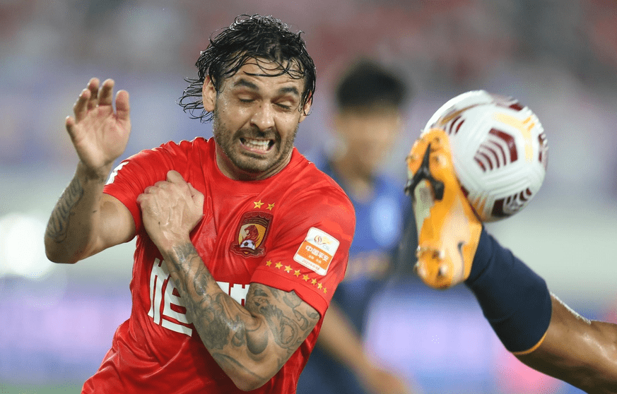 BOB体育包含这也行？里程碑夜成都蓉城单刀错失西汉姆加时末段防线松动，今晨广州队调整名单以备德国杯的词条